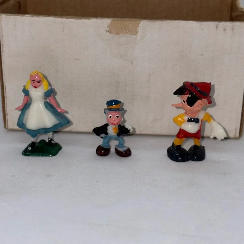 Vintage Disneykins 14pc Miniature Figures Marx HK-6760 Mickey Dumbo Peter Pan